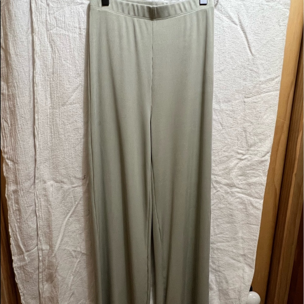 Princess Polly, green pants, size 4, lightly worn